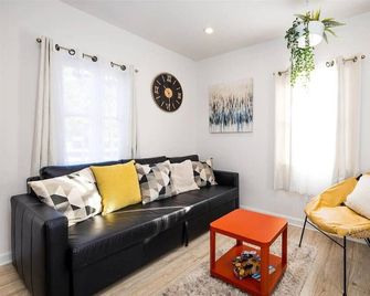 Tiny House close to the Beaches of Cape Charles - Cape Charles - Sala de estar