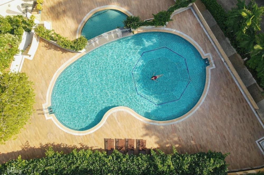 Wake Up Aonang Hotel