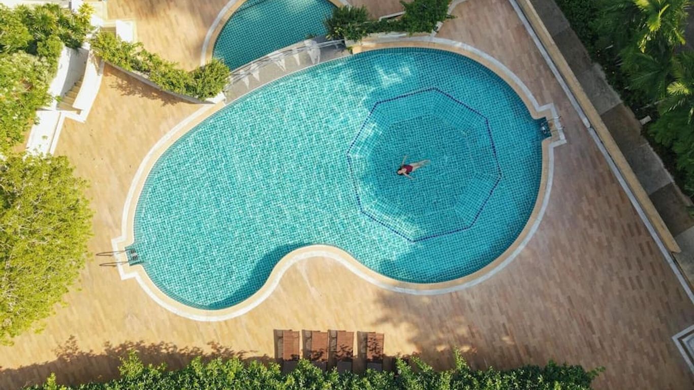 Wake Up Aonang Hotel