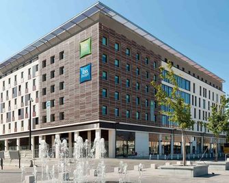 ibis budget Nîmes Centre Gare - Νιμ - Κτίριο