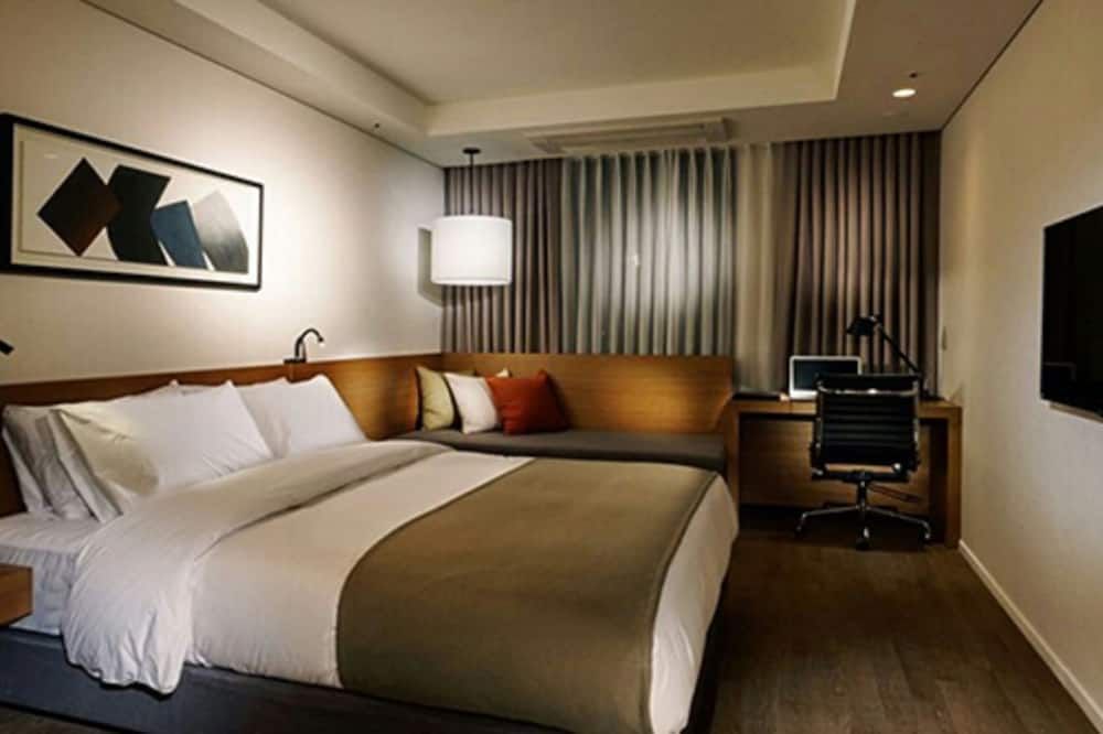 Ramada by Wyndham Gunsan - Gunsan