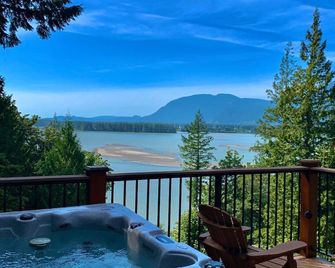 The Fraser River's Edge B&B Lodge - Chilliwack - Balcón