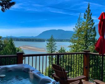 The Fraser River's Edge B&B Lodge - Chilliwack - Balcón