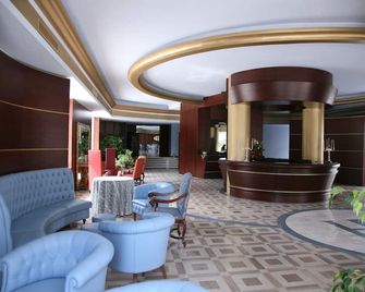 Hotel Royal - ואסטו - לובי