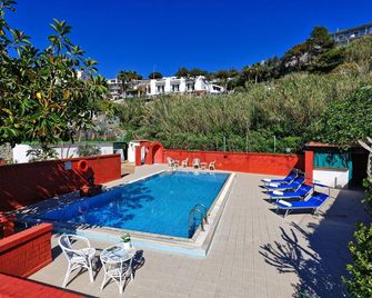 Hotel Punta Imperatore - Forio - Bể bơi