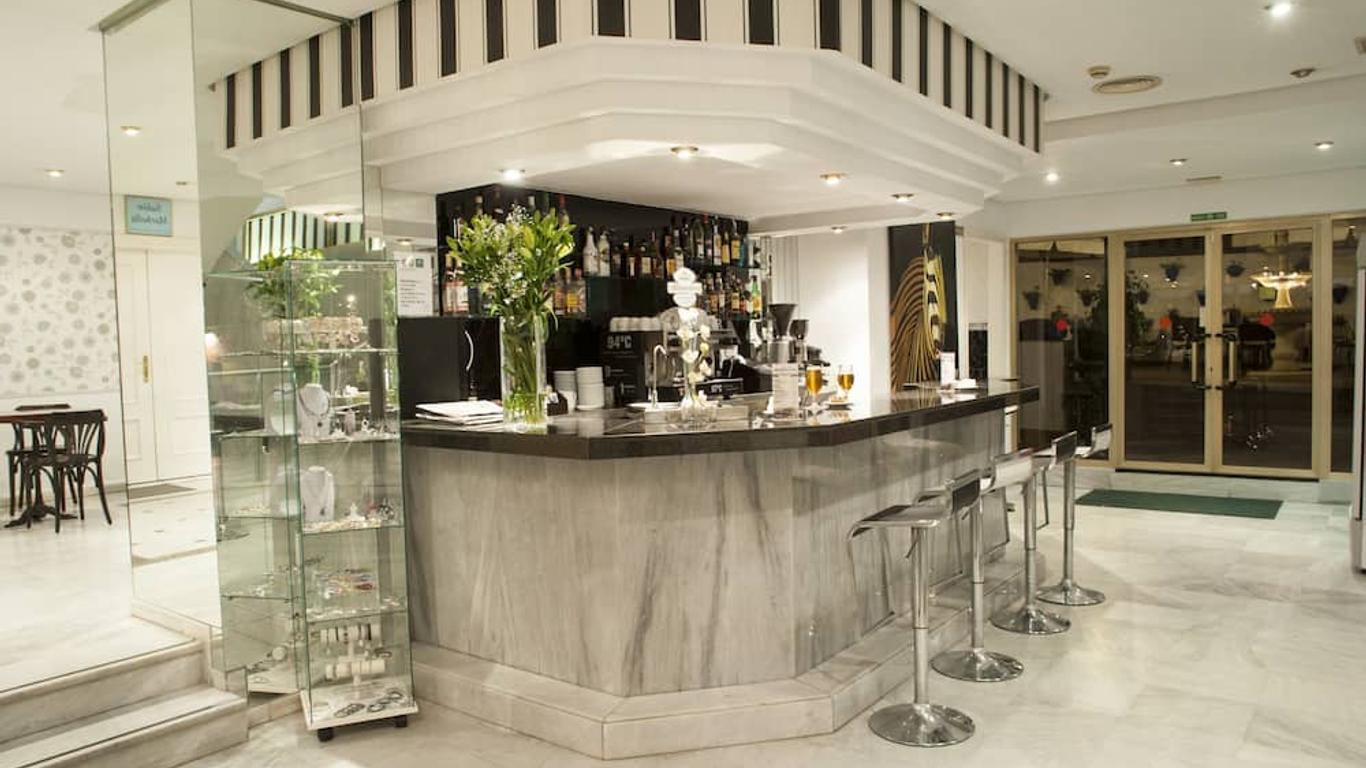 فندق الفارو ماربيا