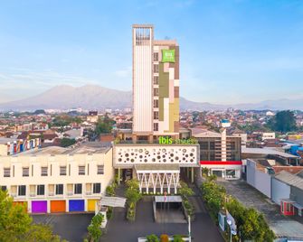 Ibis Styles Malang - מאלאנג - בניין
