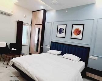 Hotel Kaanjee - Sīkar - Habitación