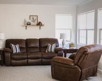 Lana’s Cottage - Abbeville - Sala de estar