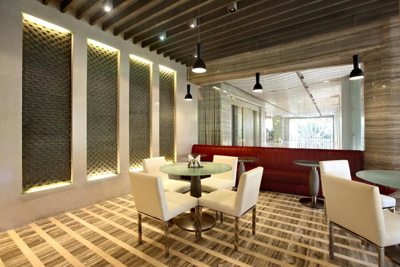 Mirage Hotel, Mumbai International Airport thumbnail 2