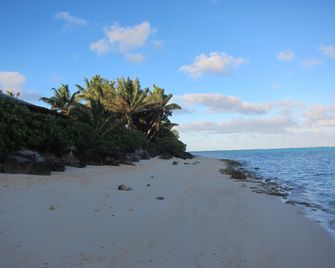 Raina Holiday Accommodation - Rarotonga - Strand