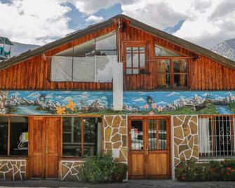 Hostel Piltri - El Bolsón - Building