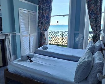 A Maiden Rest - Weymouth