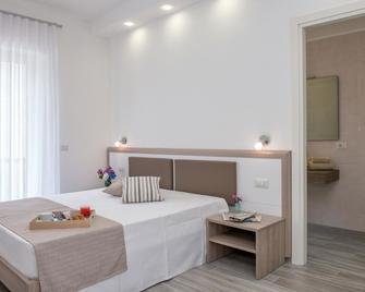 B&B A Un Passo Dal Mare - Vieste - Bedroom