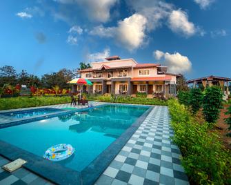 The Green Bliss By Peppertrip - Alibag - Piscina