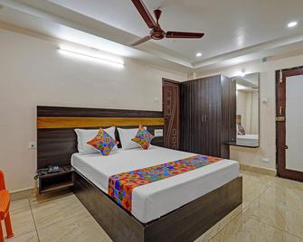 Fabhotel Surya International - Nellore - Bedroom