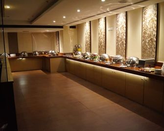 Hotel Winsar Park - Visakhapatnam - Açık büfe