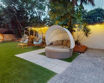 Walking On Sunshine - Studio - Fort Lauderdale - Patio