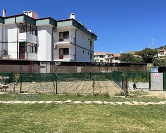Parli Hotel - Gökçeada - Gebouw