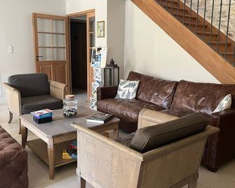 Le Gite de Caroline - Avec Parking Privé - Fère-en-Tardenois - Living room