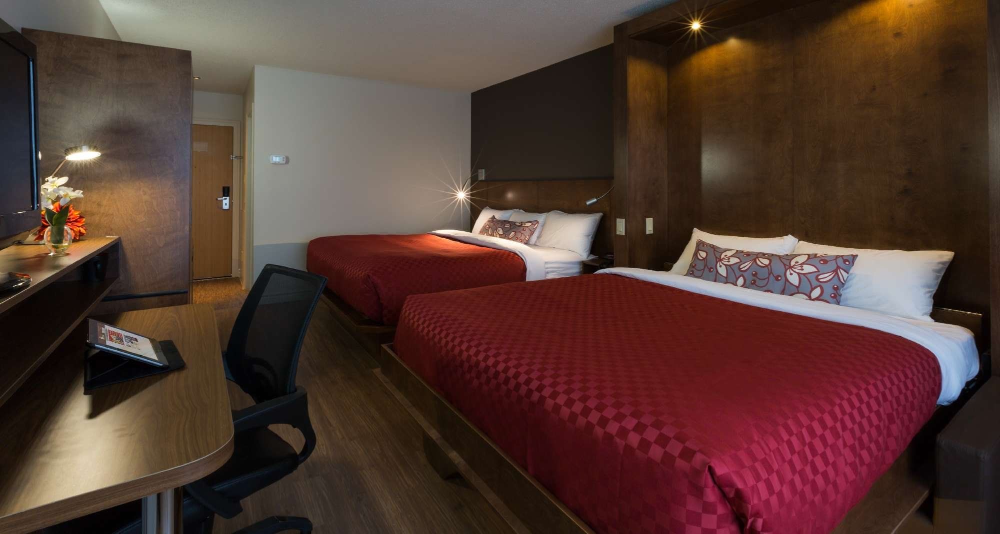 Bedroom view of N Hôtel Québec