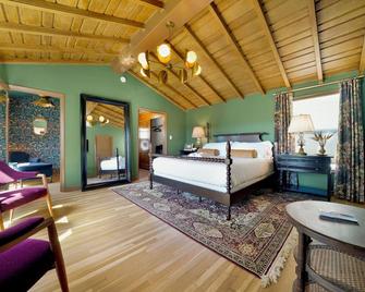 Villa Encanto- Luxe Historic Spanish Beach Villa With 6 King Bedrooms - Long Beach - Makuuhuone