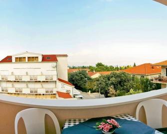 Villa Midea - Supetar - Balcón