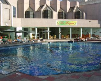 Le Grande Plaza Hotel - Tasjkent - Zwembad