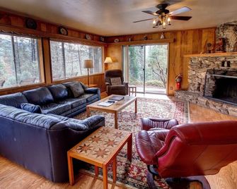 17A Longview - North Wawona - Living room