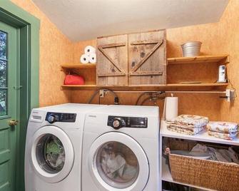 Keddie Wye House - Private Half Mile Trail and Swimming Hole - Quincy - Lavandería