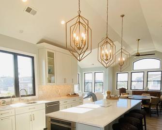Ocean Side Brand New Construction 5 Bedroom, 3.5 Bath, Inground Heated Pool/Spa - Long Beach - Dining room