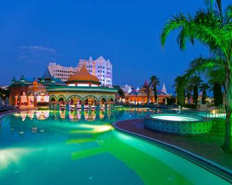 Kamelya Fulya Hotel - سيد - حوض السباحة