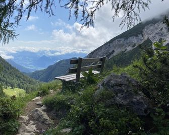 Hotel Standlhof Zillertal - Uderns - Außenansicht