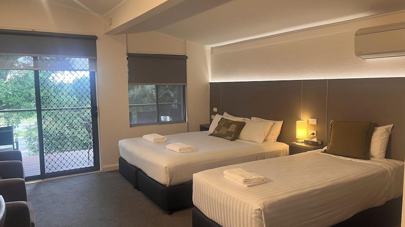 Fern Bay Motel