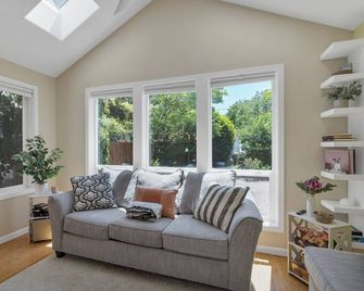 Cozy Lilly Cottage in Salem - Salem - Huiskamer