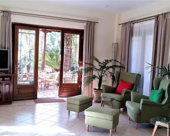 Philippos Hotel Apartments - Nikiana - Living room