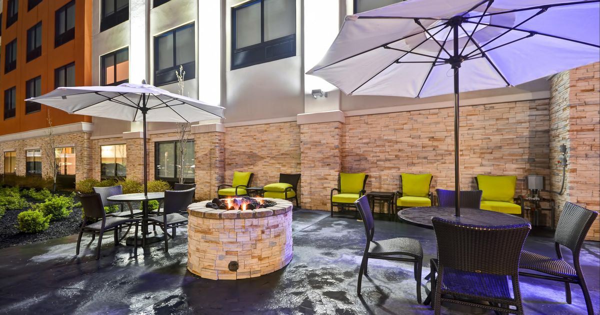 Holiday Inn Express Evansville à partir de 94 €. Hôtels à Evansville