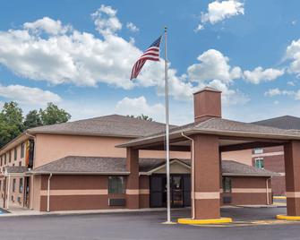 Super 8 by Wyndham Carrollton - Carrollton - Gebäude