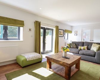 The Old Dairy - Canterbury - Huiskamer