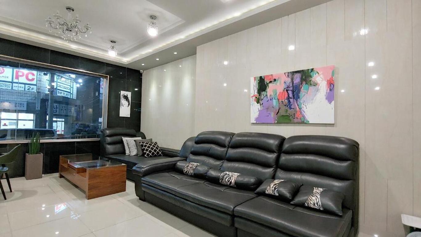 Gallery Hotel Bnb