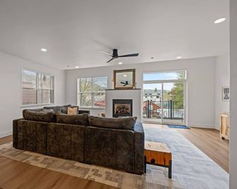 539 Granite St - Frisco