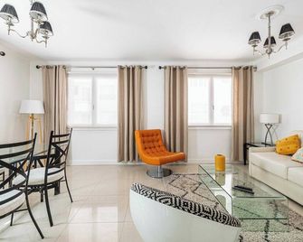 Cosy 2-Bedroom apartment - close to Martinez Hotel - Cannes - Wohnzimmer