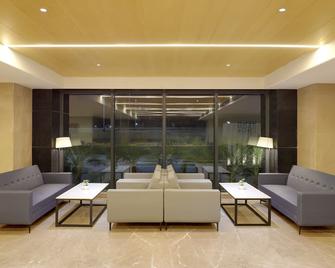 Lemon Tree Hotel Agra - Fīrozābād - Lounge