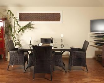 Waoku Lodge - Raglan - Comedor