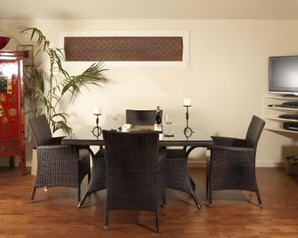 Waoku Lodge - Raglan - Comedor