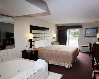 Wintergreen Hotel And Conference Center - Wisconsin Dells - Bedroom