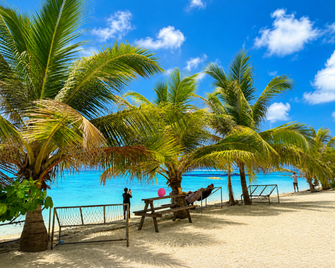 10-Min Airport Shuttle, 1-Min Beach, 2br Seaview Terrace & Smartlock - Breezy Home - Malé - Beach