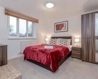 Royal Apartments - West Drayton - Bedroom
