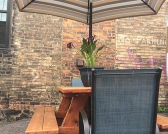 Hostel du Nord - Duluth - Patio