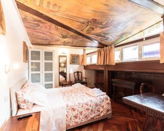 La Locanda Del Pino - Milan - Bedroom